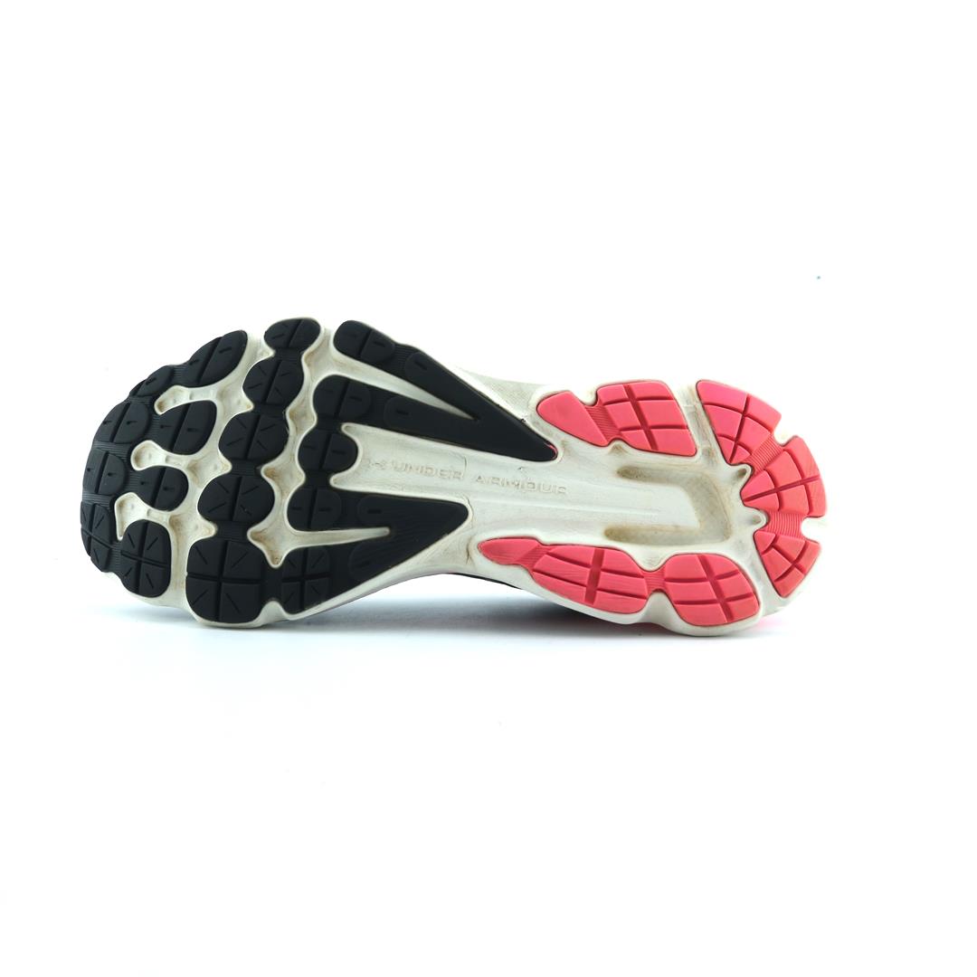 UNDER ARMOUR CHARGED INTAKE 3