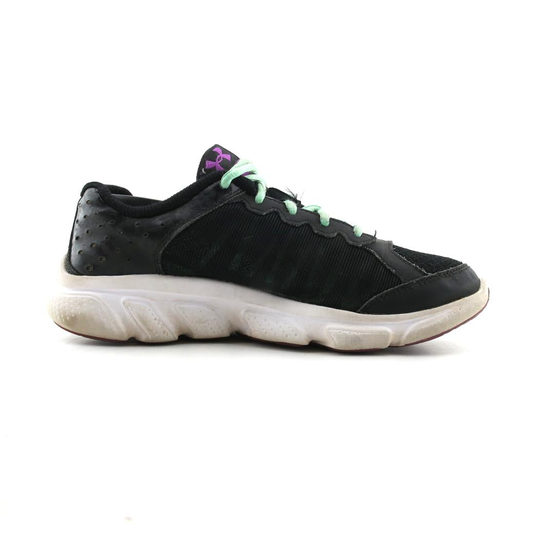 UNDER ARMOUR ASSERT 6