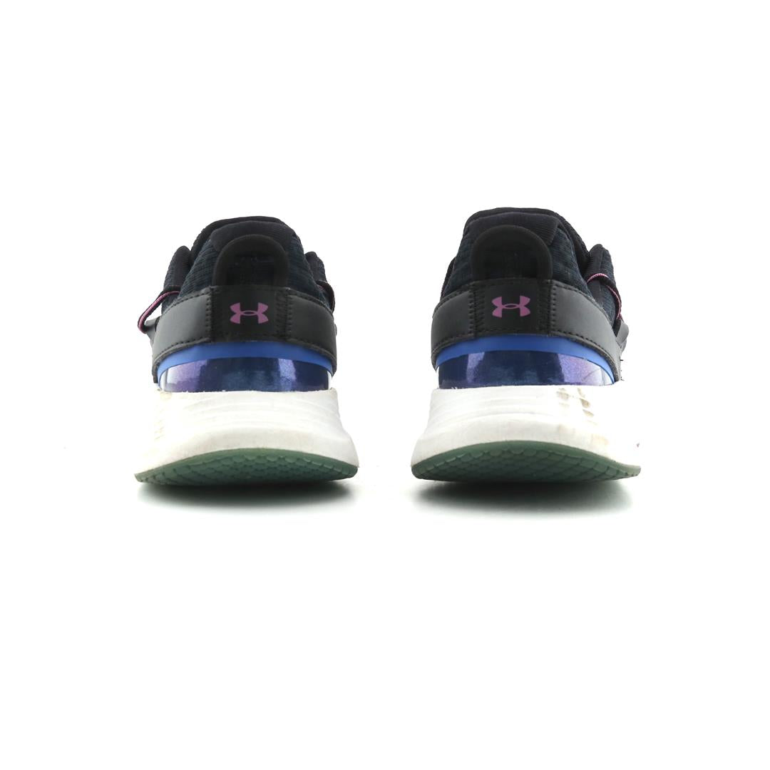 UNDER ARMOUR CHARGED BREATHE