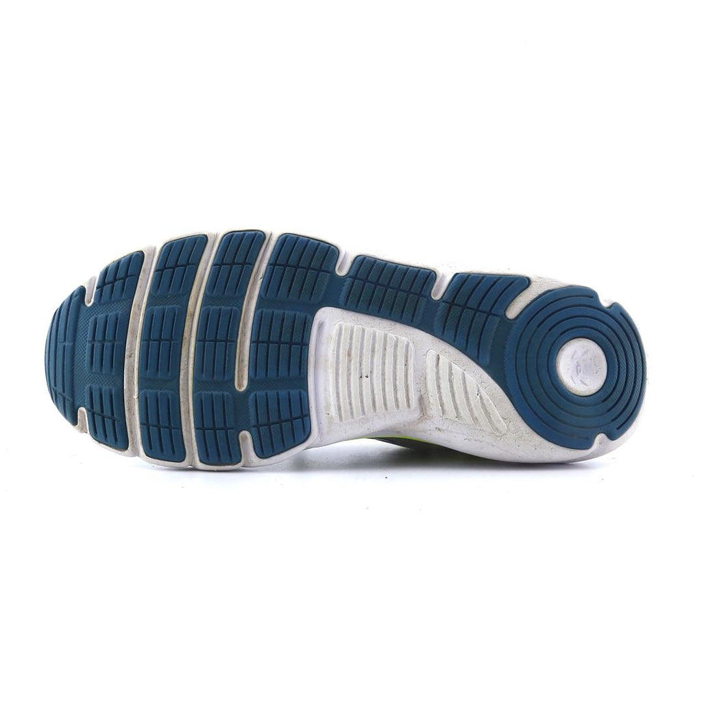 UNDER ARMOUR ASSERT 9