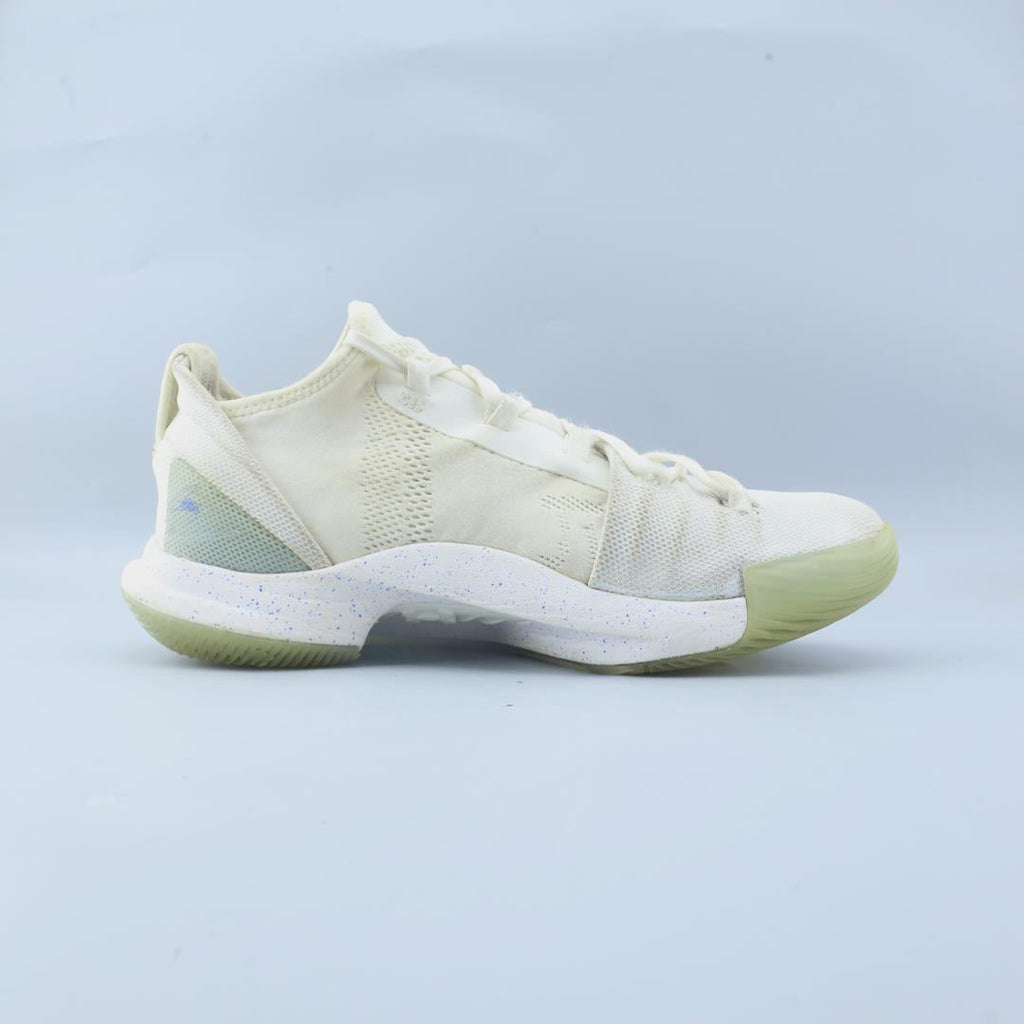 UNDER ARMOUR  CURRY 5