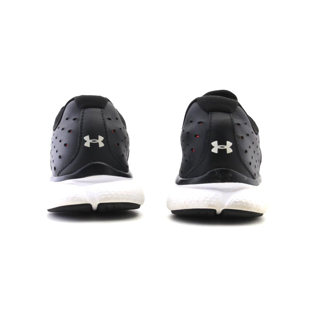 UNDER ARMOUR ASSERT 6