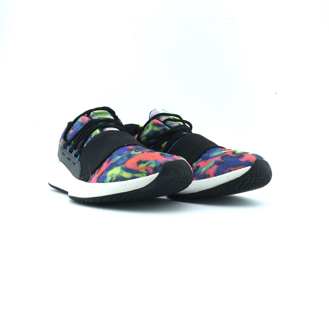 UNDER ARMOUR CHARGED BREATHE