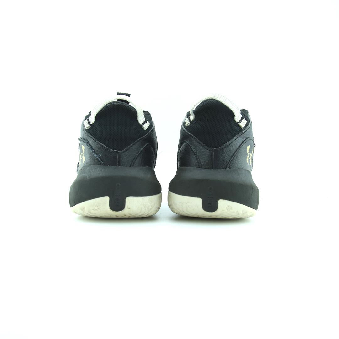 UNDER ARMOUR LOCKDOWN 6