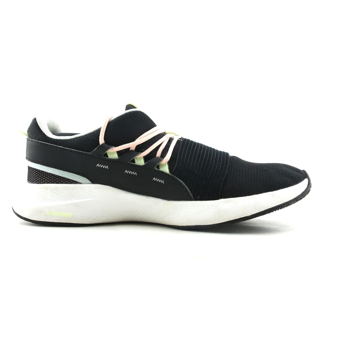 UNDER ARMOUR CHARGED BREATHE