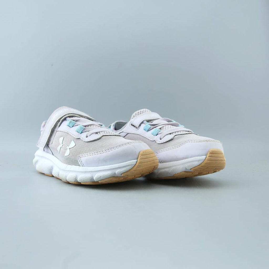 UNDER ARMOUR ASSERT 9