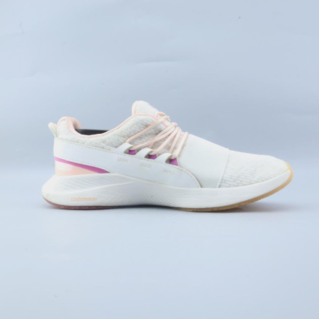 UNDER ARMOUR CHARGED BREATHE