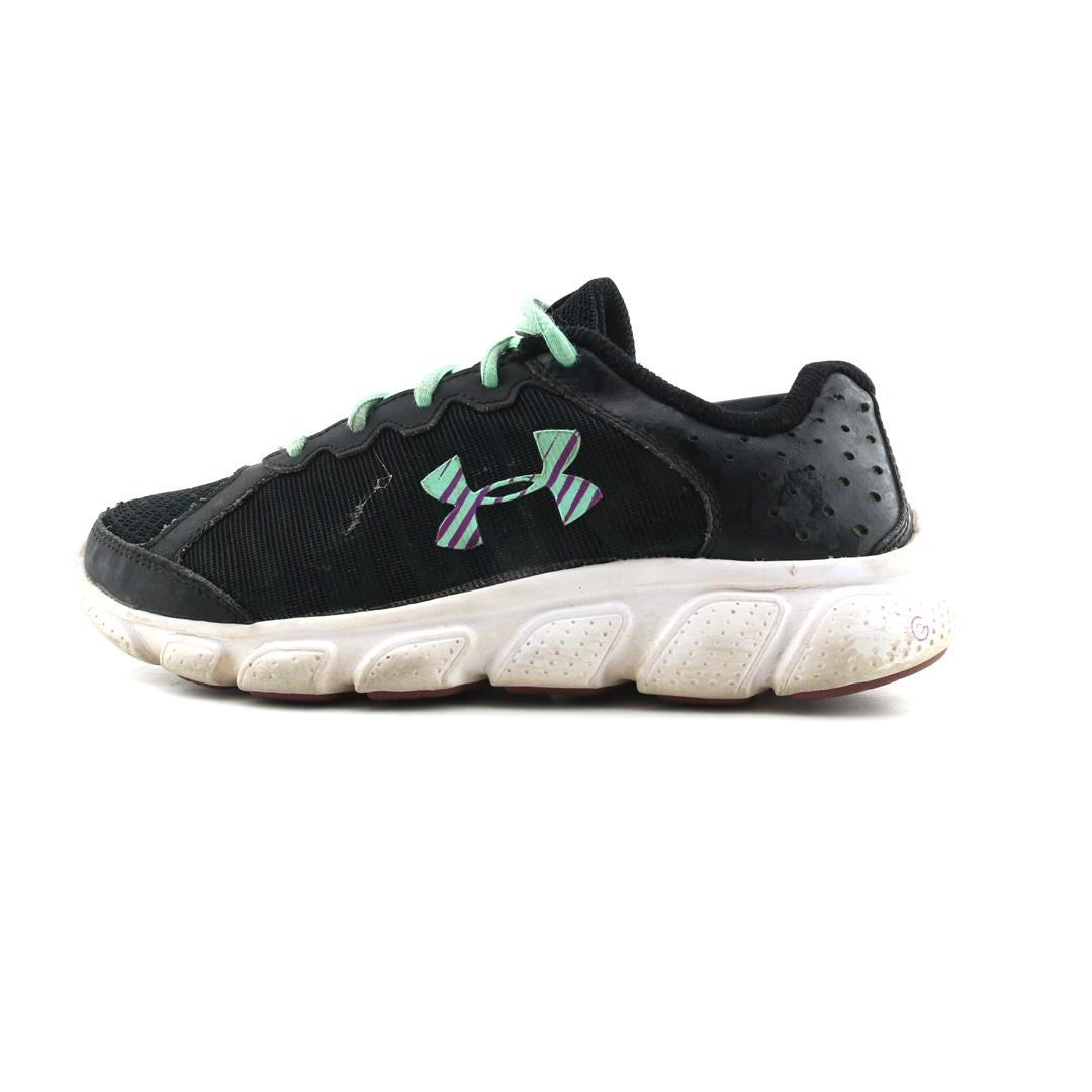 UNDER ARMOUR ASSERT 6