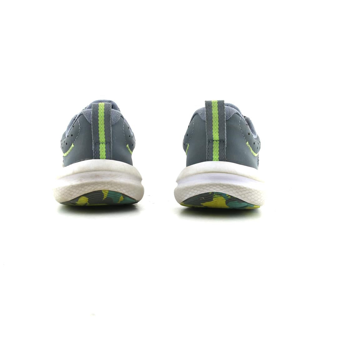 UNDER ARMOUR CHARGED ASSERT 10