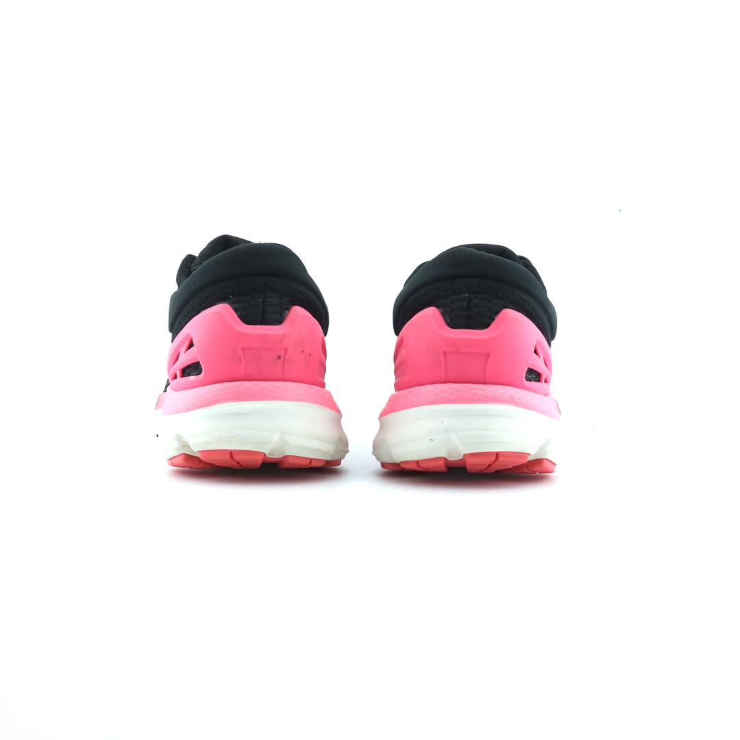 UNDER ARMOUR CHARGED INTAKE 3