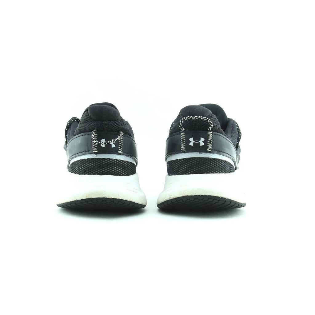 UNDER ARMOUR CHARGED BREATHE LACE