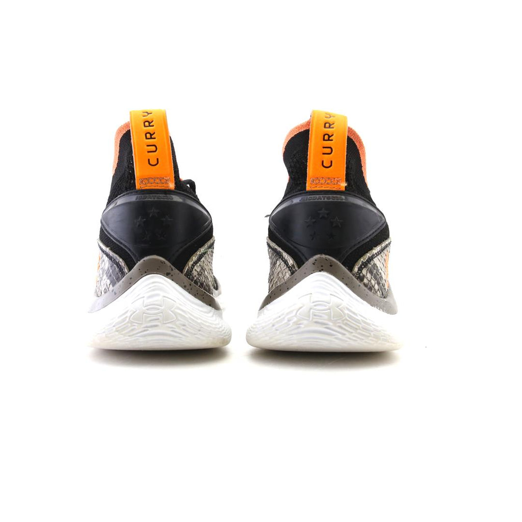 UNDER ARMOUR  CURRY FLOW 8