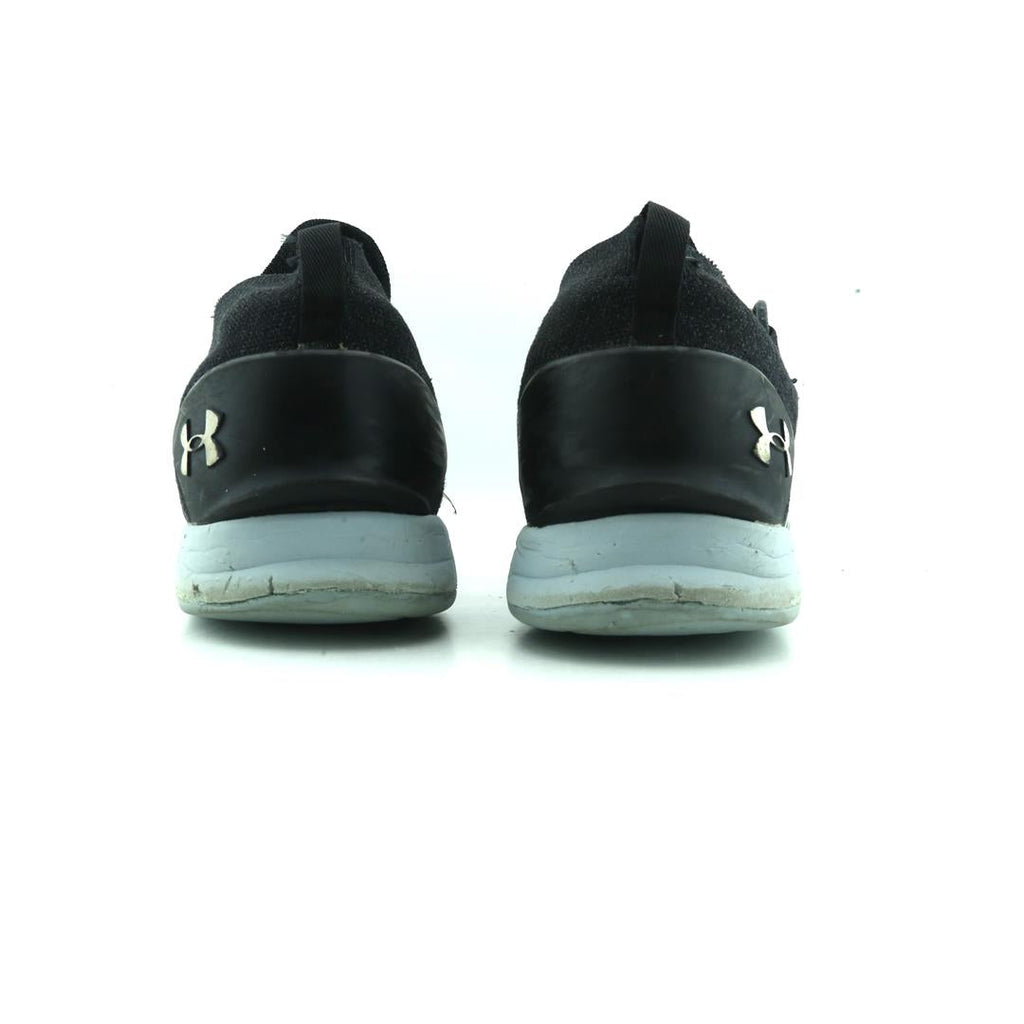 UNDER ARMOUR  TRIBASE REIGN 3