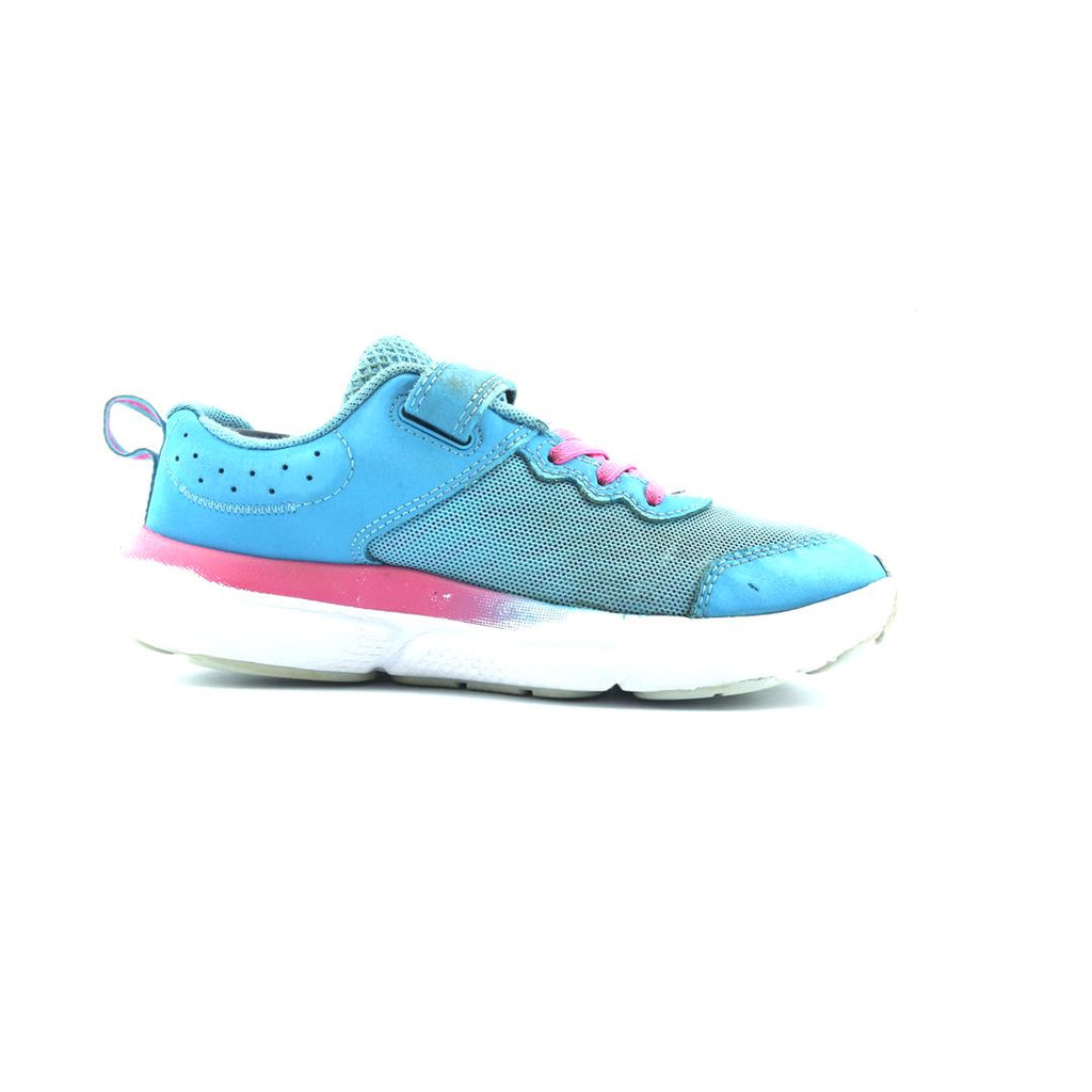 UNDER ARMOUR ASSERT 10