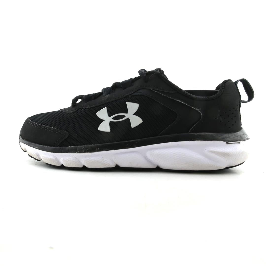 UNDER ARMOUR ASSERT 9