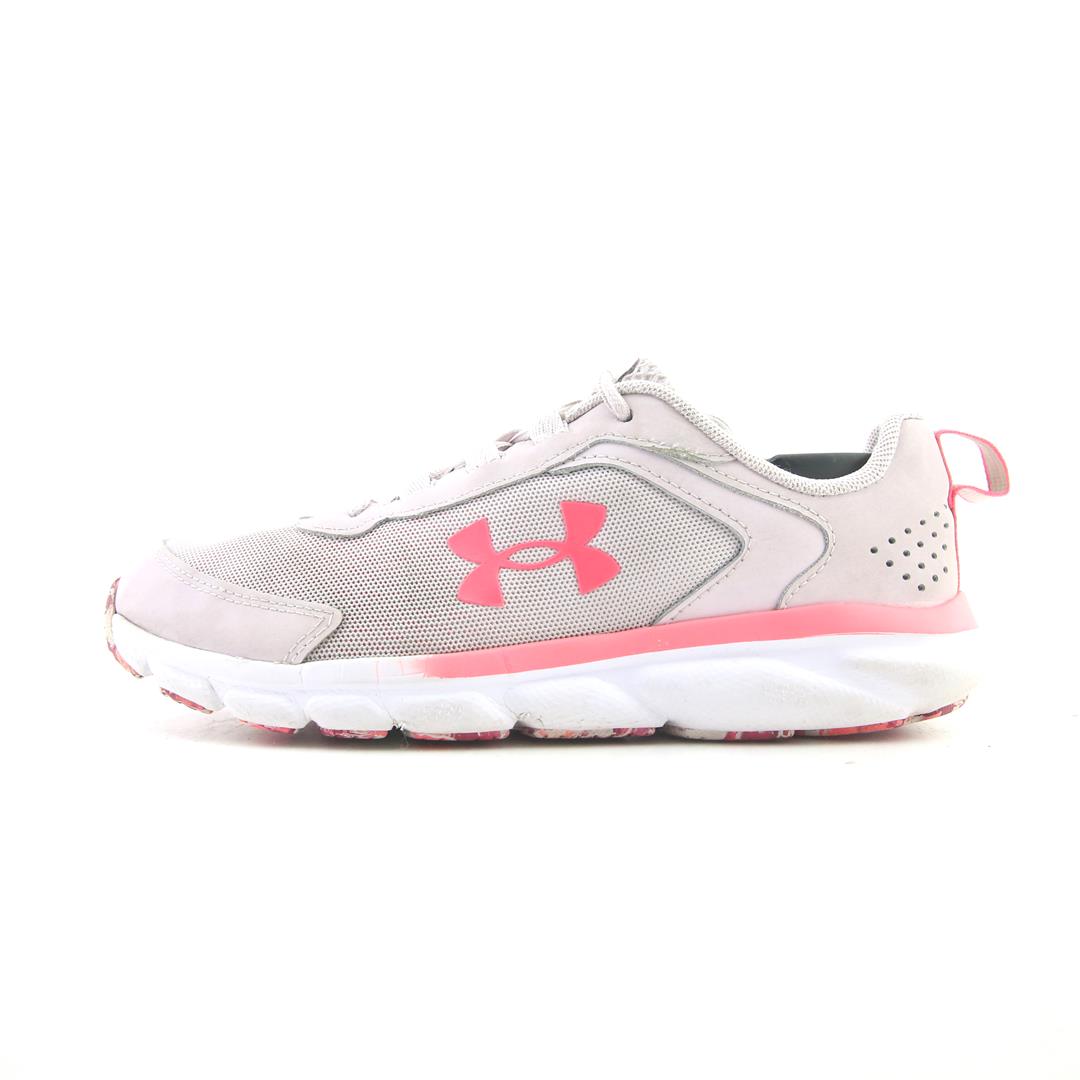 UNDER ARMOUR ASSERT 9