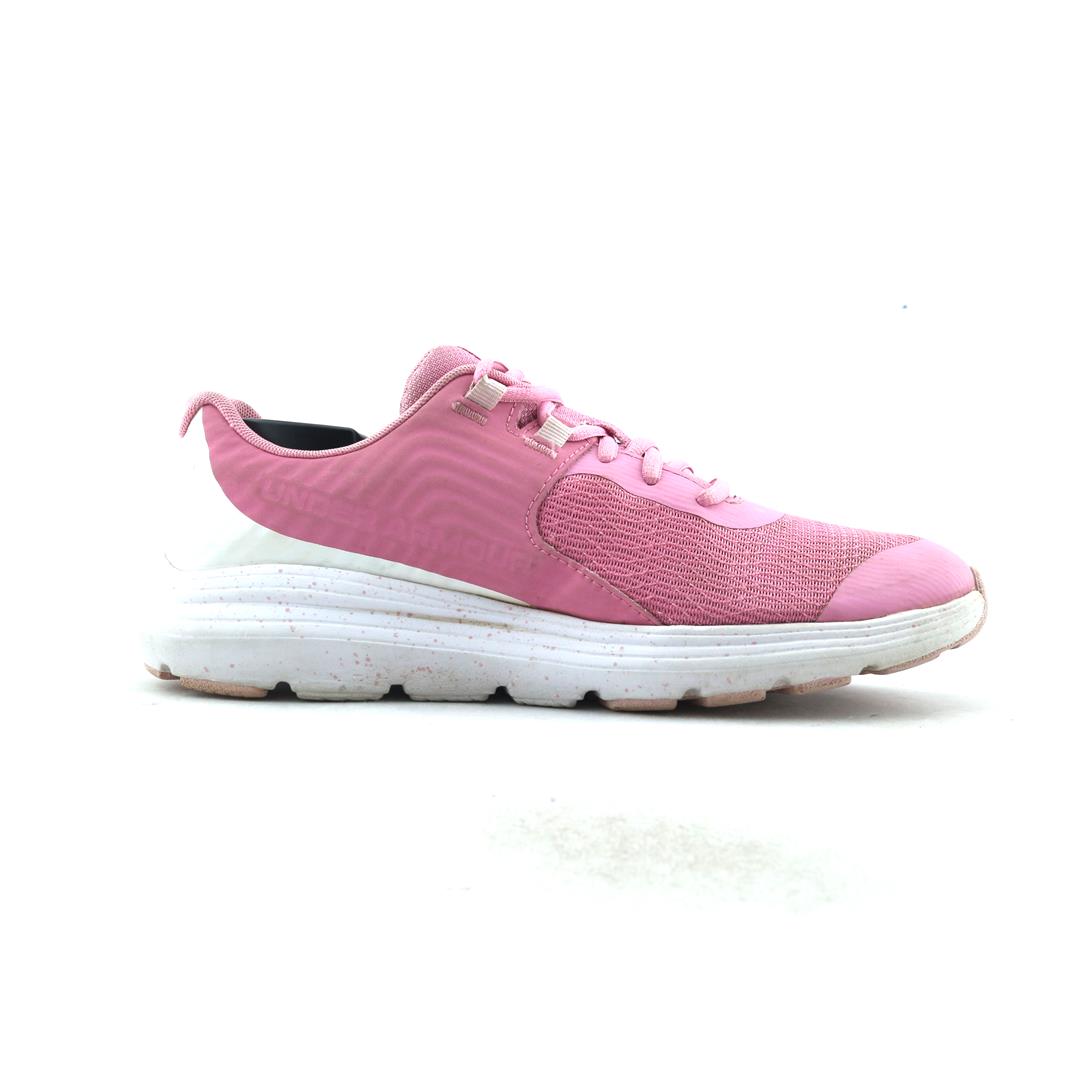 UNDER ARMOUR OUTHUSTLE