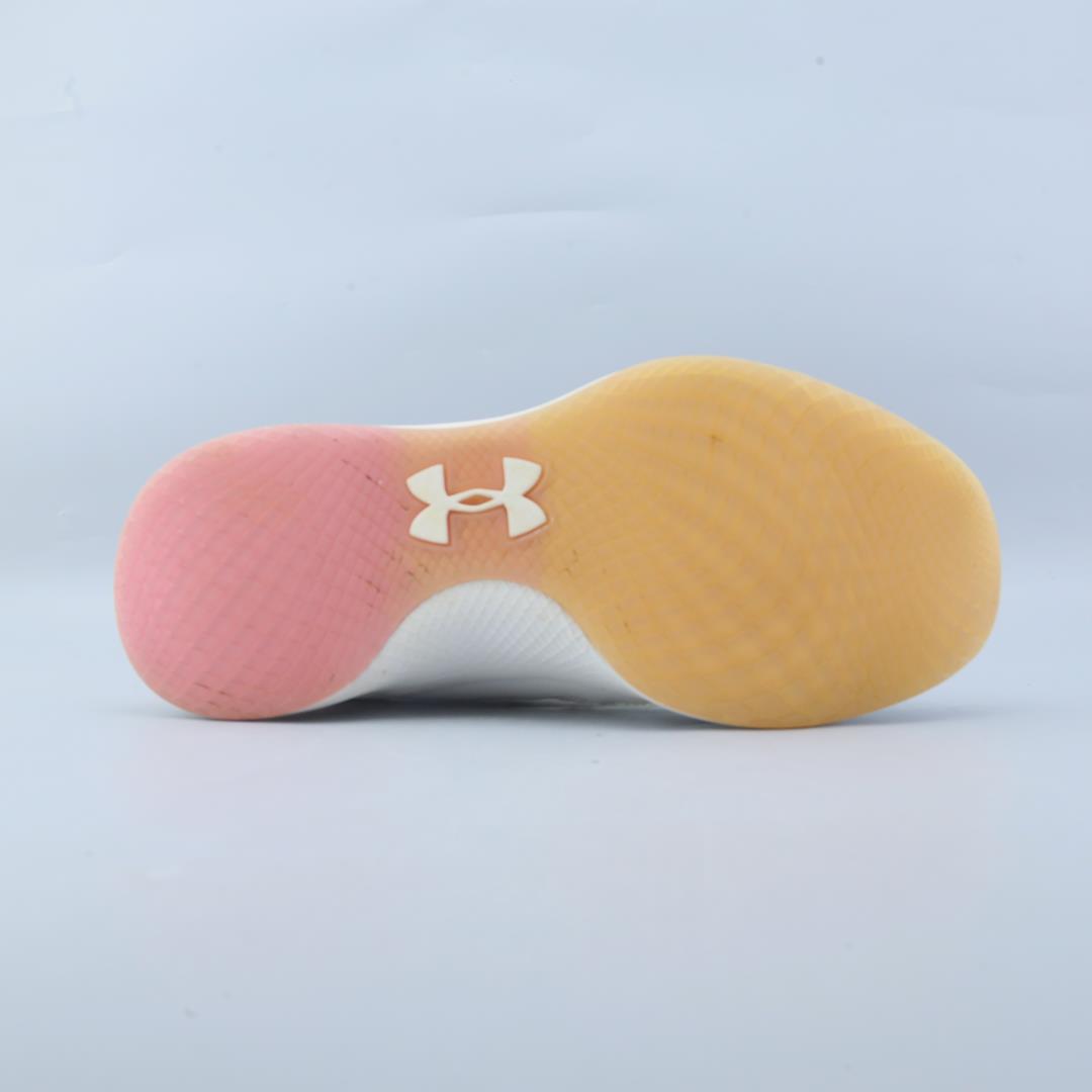 UNDER ARMOUR CHARGED BREATHE