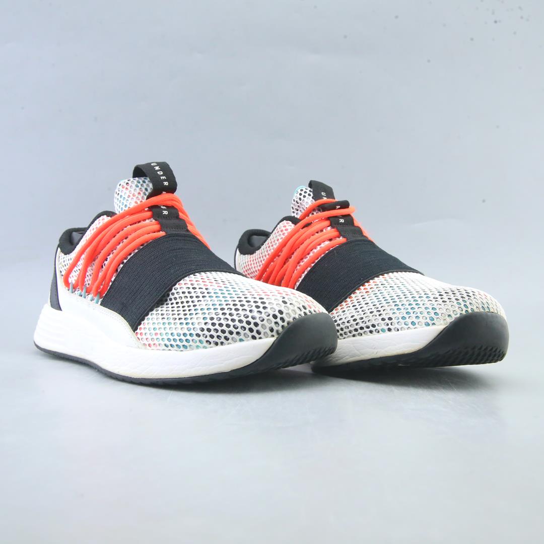 UNDER ARMOUR CHARGED BREATHE LACE