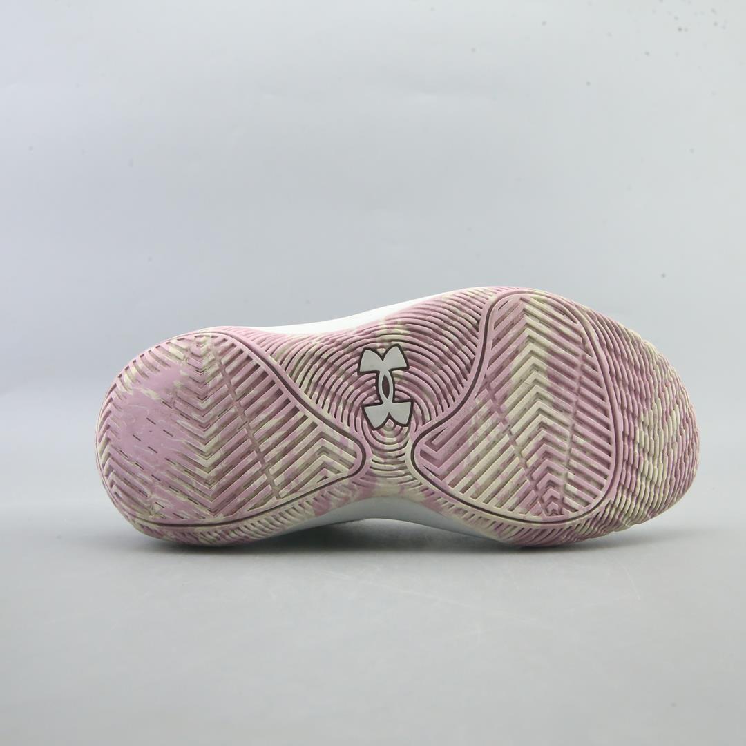 UNDER ARMOUR  JET 21