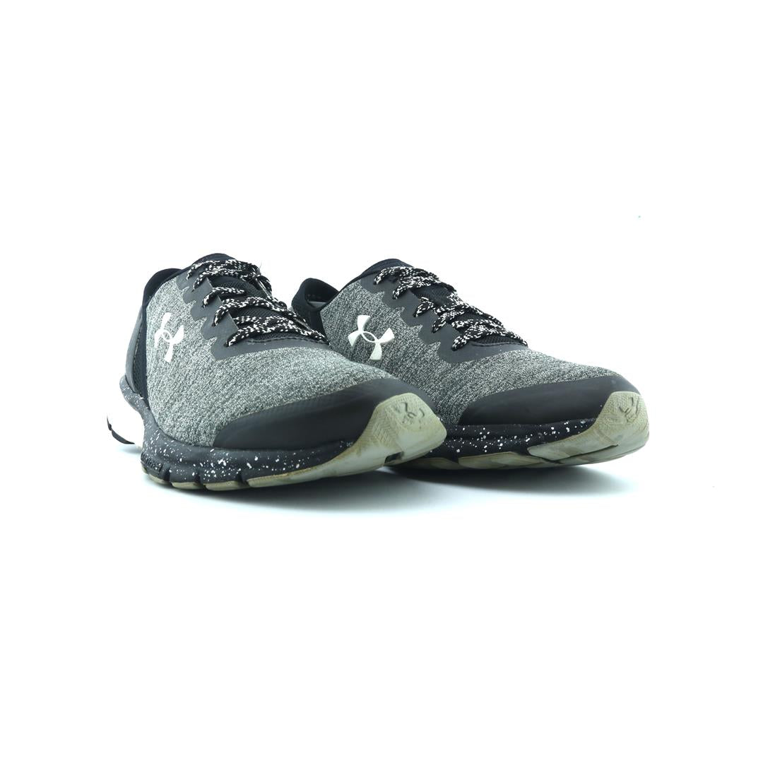UNDER ARMOUR CHARGED ESCAPE 3