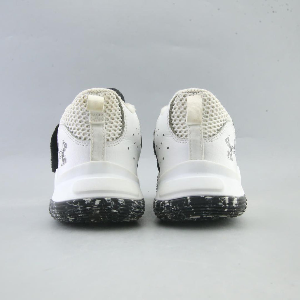 UNDER ARMOUR ZONE BB 2