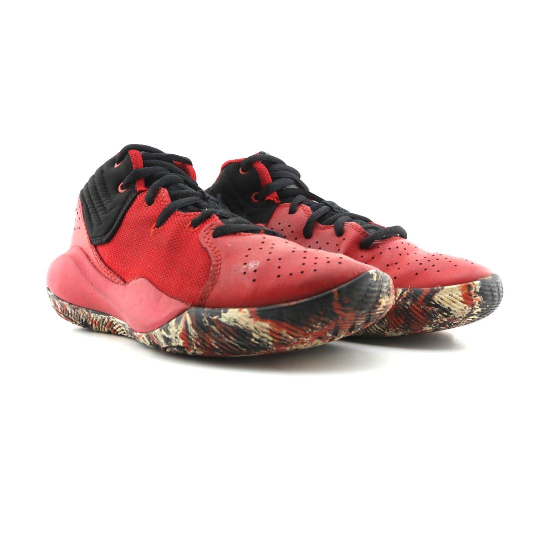 UNDER ARMOUR  JET 21