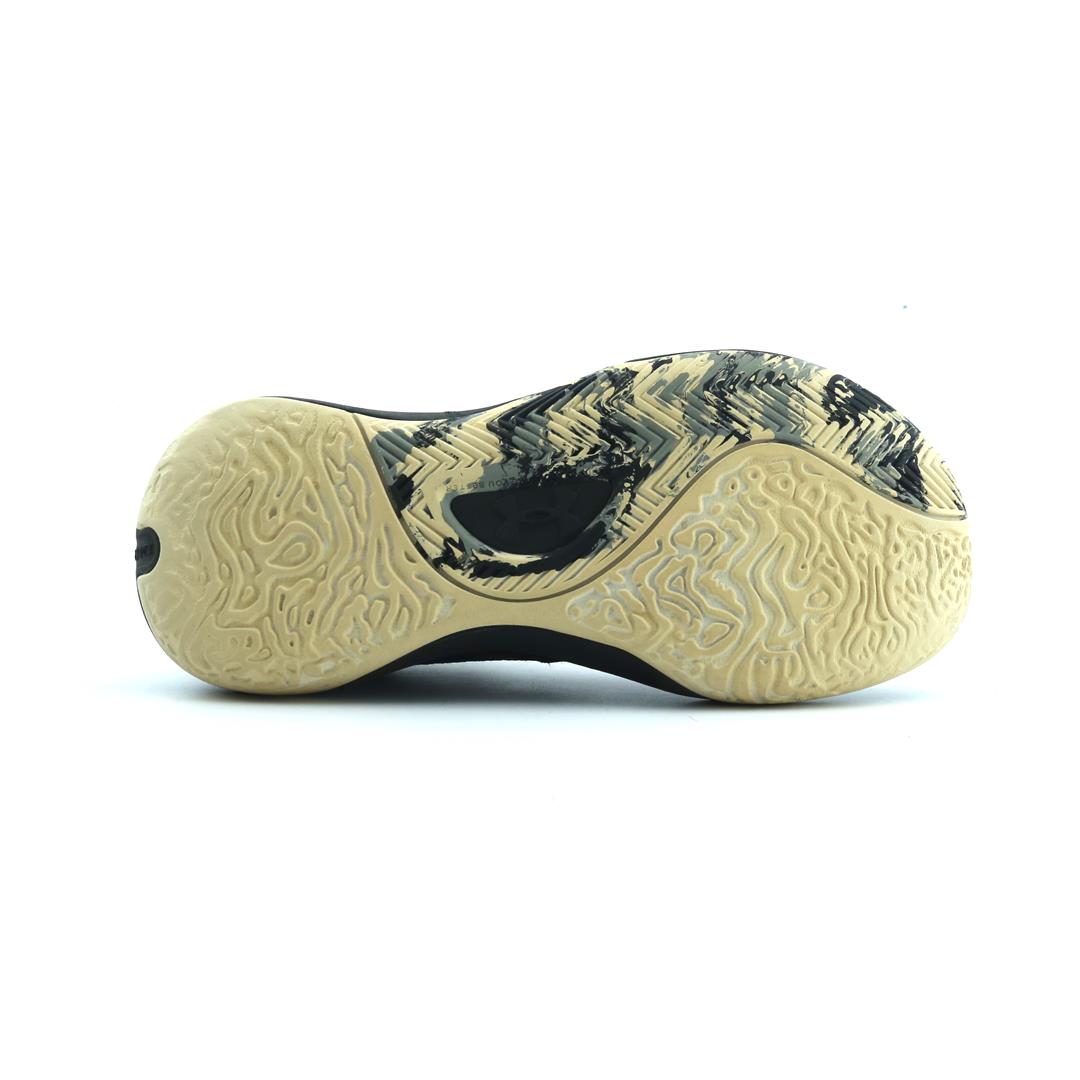 UNDER ARMOUR LOCKDOWN 6