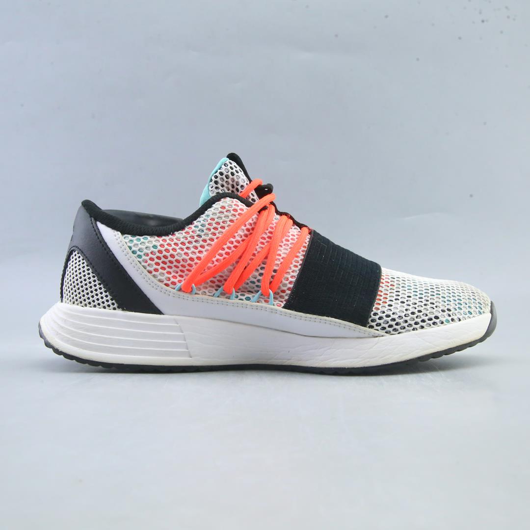 UNDER ARMOUR CHARGED BREATHE LACE