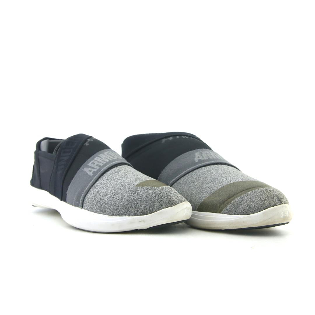 UNDER ARMOUR STREET PRECISION