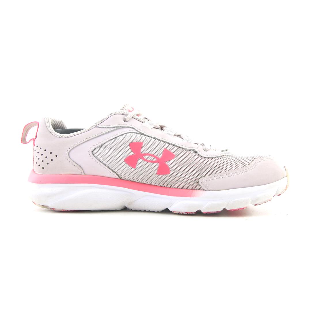 UNDER ARMOUR ASSERT 9