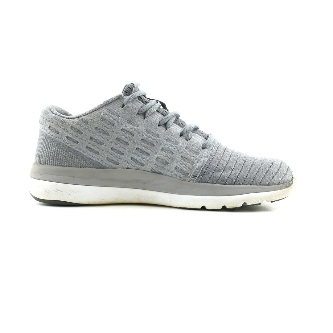 UNDER ARMOUR THREADBORNE SLINGFLEX