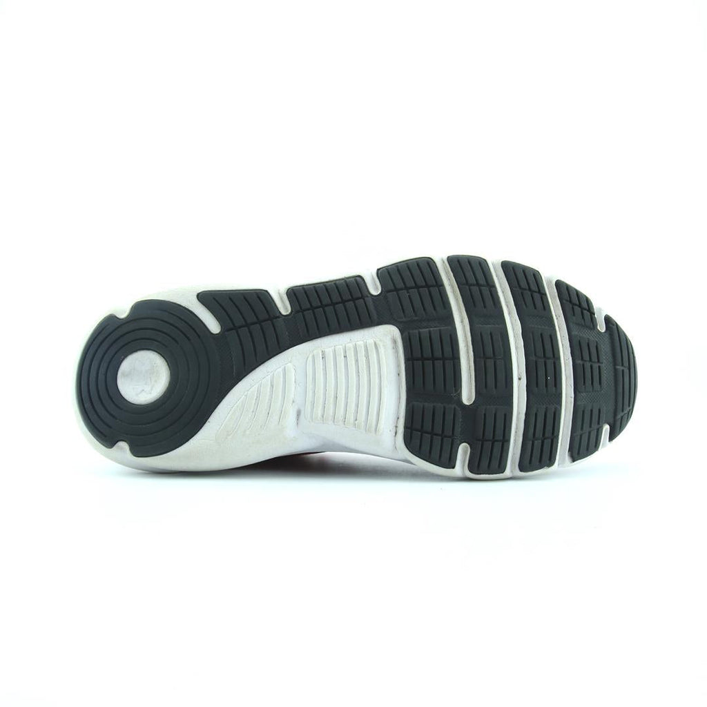 UNDER ARMOUR ASSERT 9