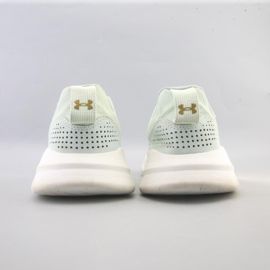 UNDER ARMOUR  ESSENTIAL
