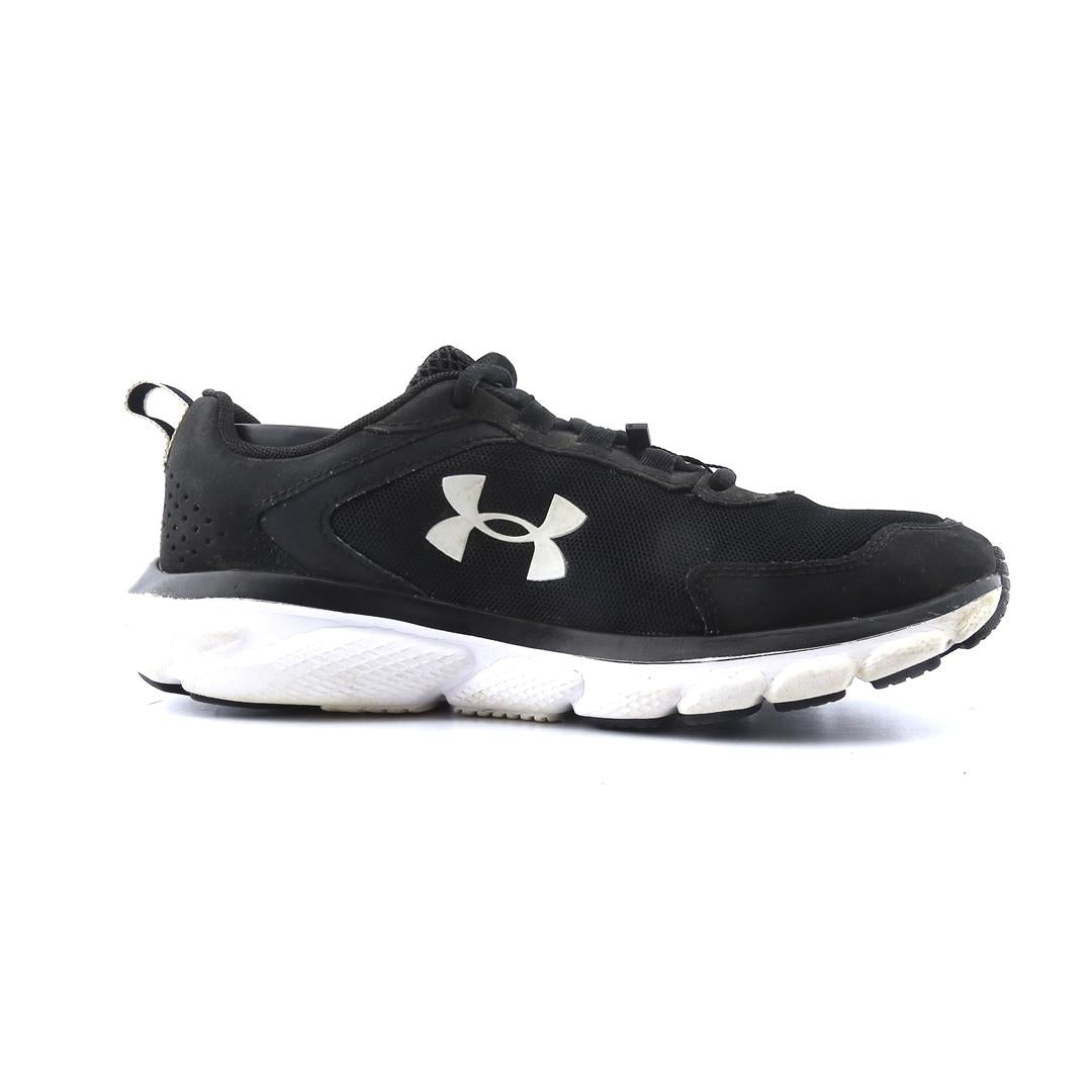 UNDER ARMOUR ASSERT 9