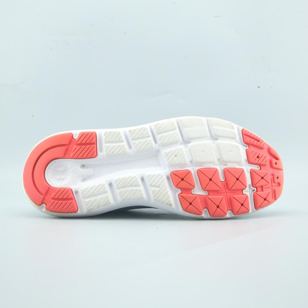 UNDER ARMOUR OUT HUSTLE
