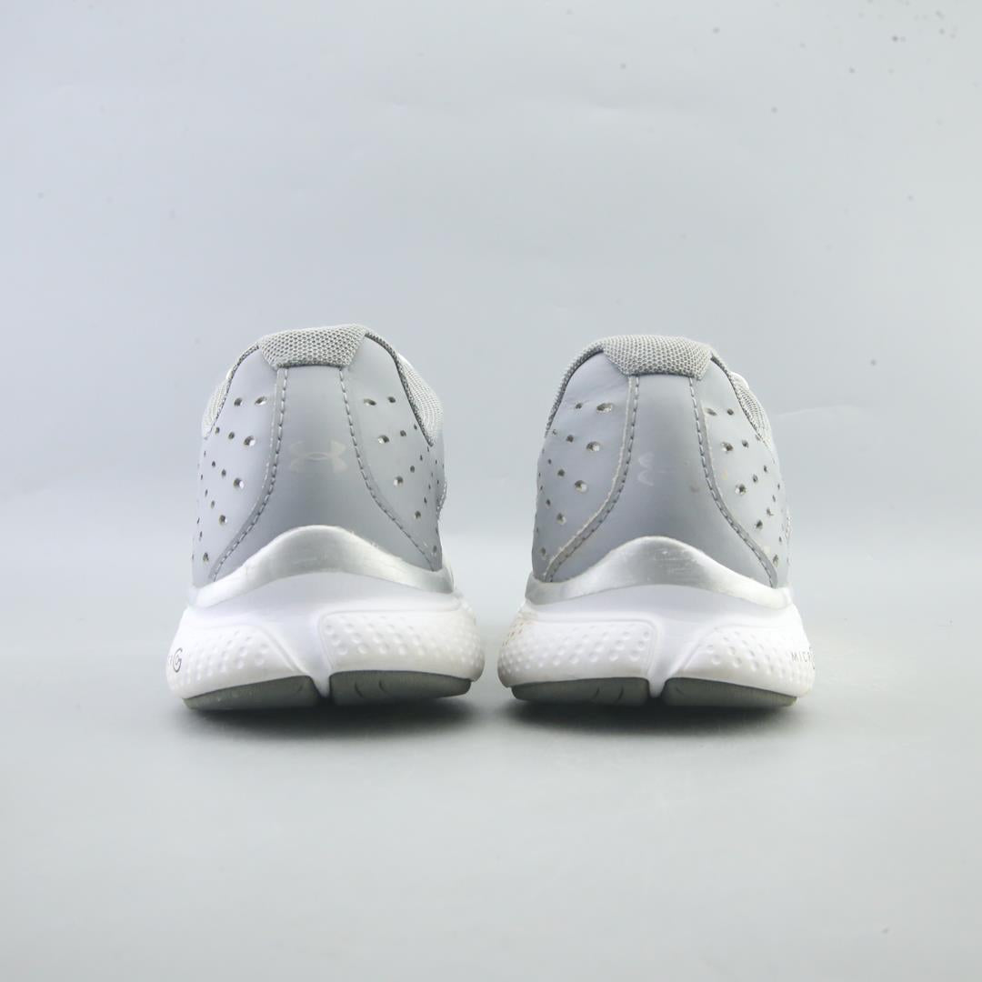 UNDER ARMOUR ASSERT 6