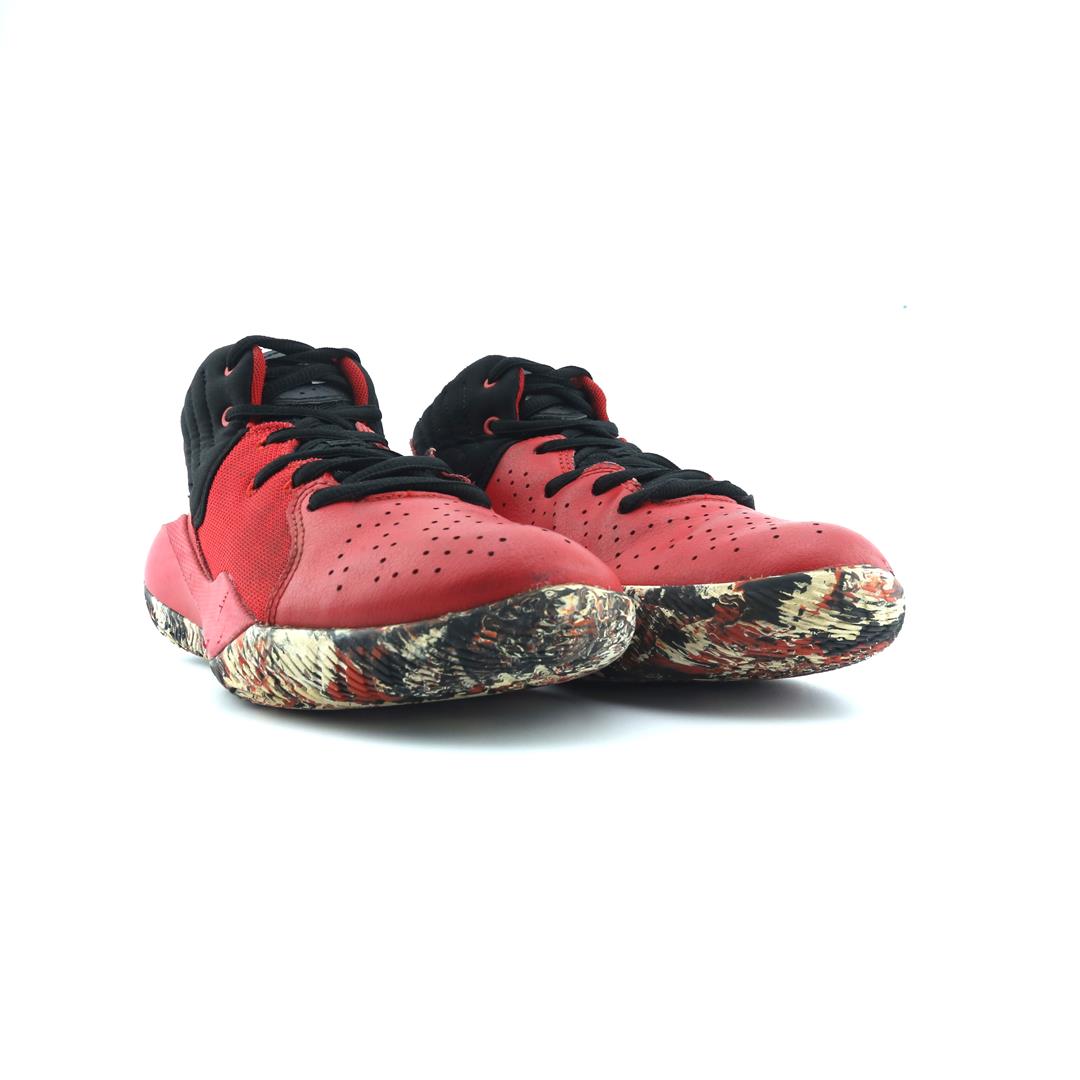 UNDER ARMOUR  JET 21