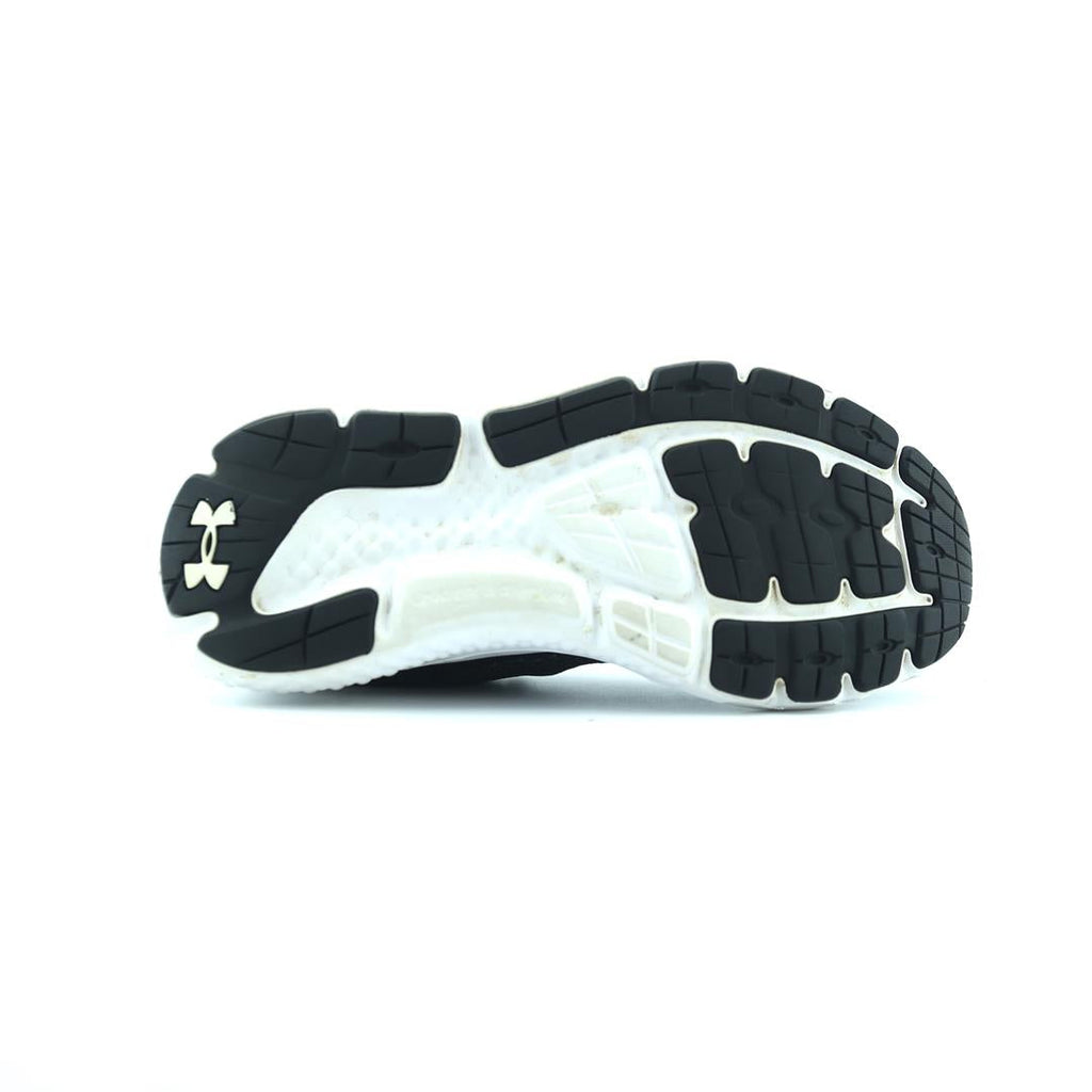 UNDER ARMOUR CHARGED ROGUE 3