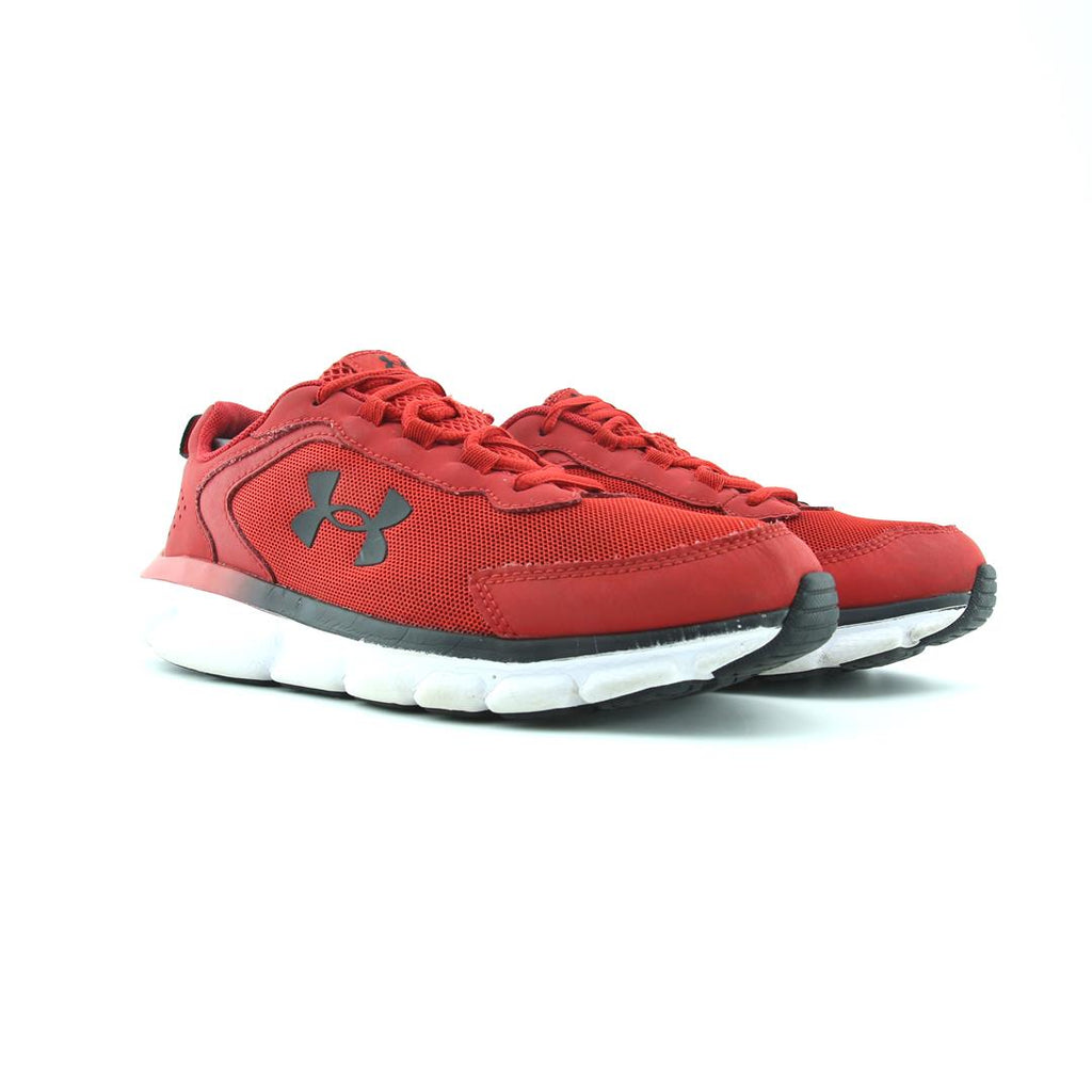 UNDER ARMOUR CHARGED ASSERT 8
