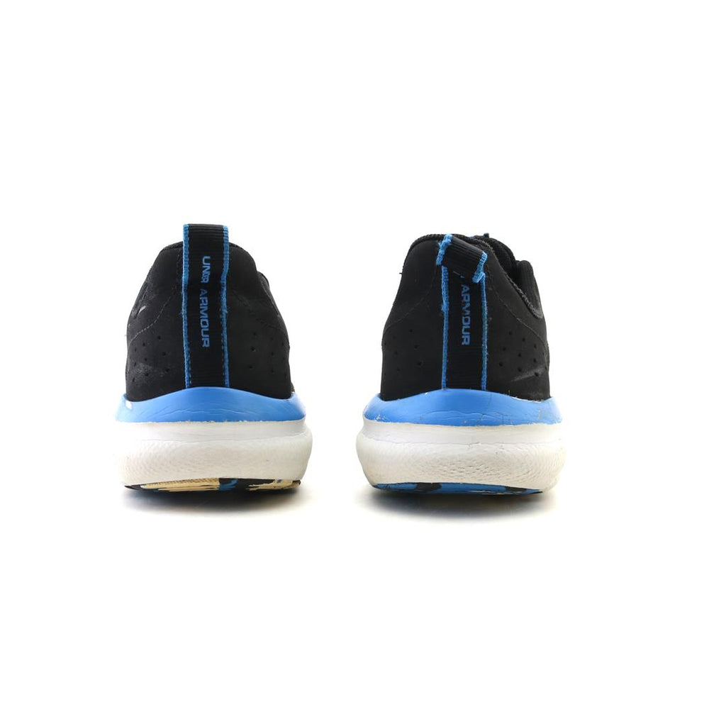 UNDER ARMOUR ASSERT 8