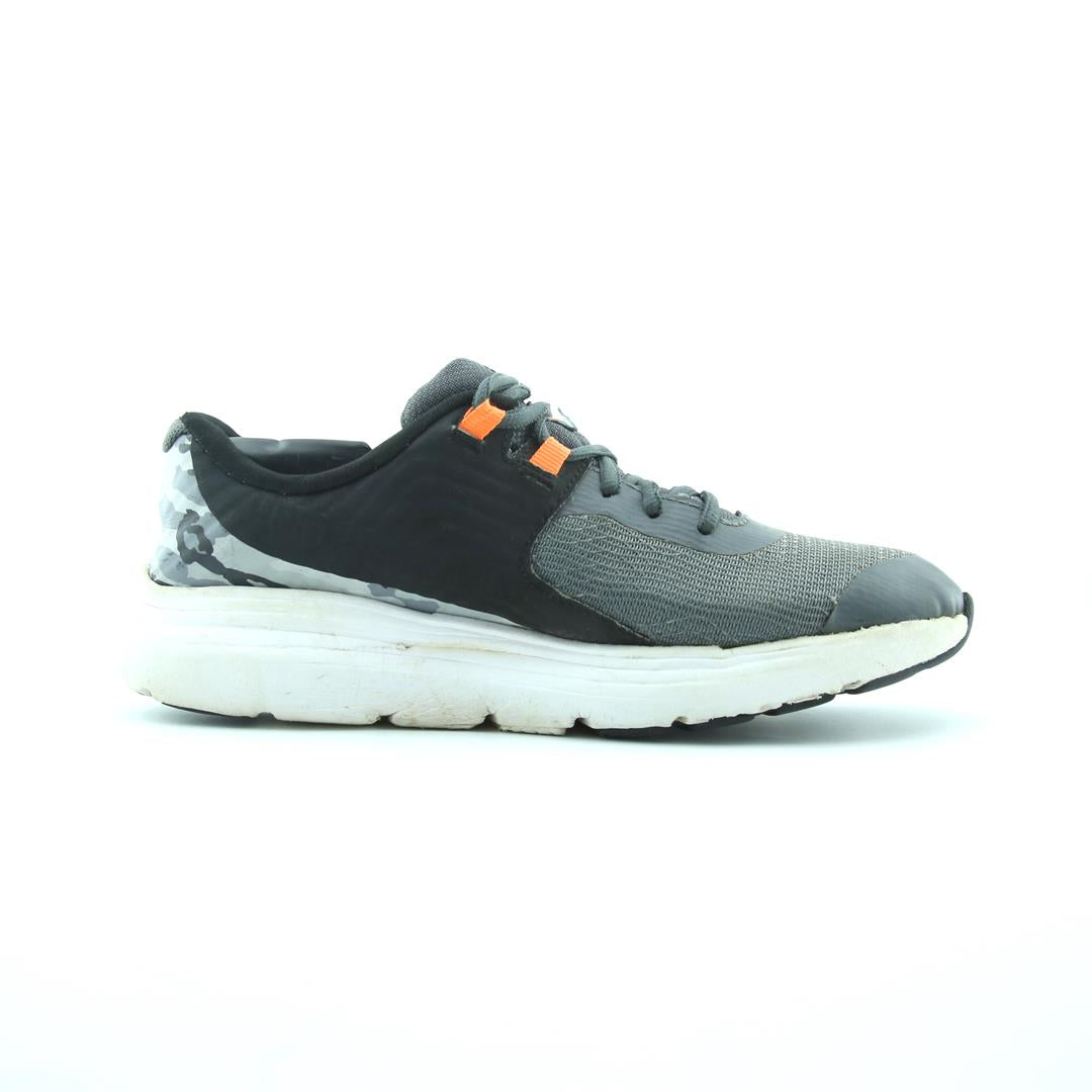 UNDER ARMOUR BGS OUTHUSTLE PRINT