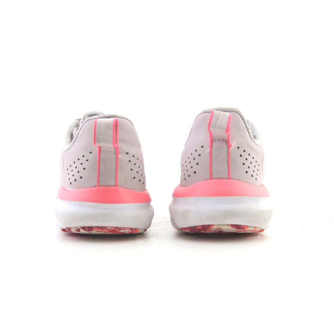 UNDER ARMOUR ASSERT 9