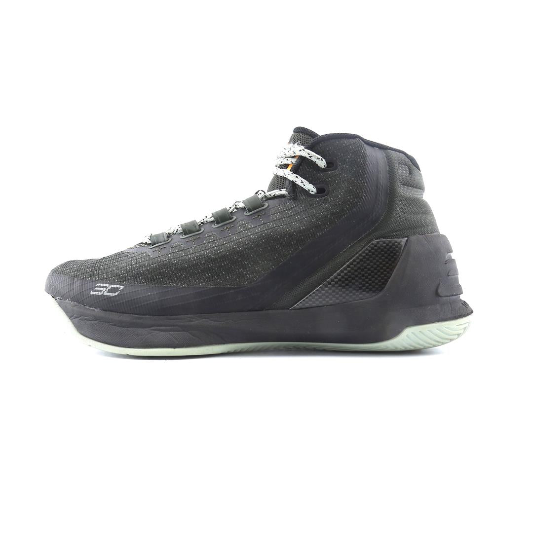 UNDER ARMOUR CURRY 3