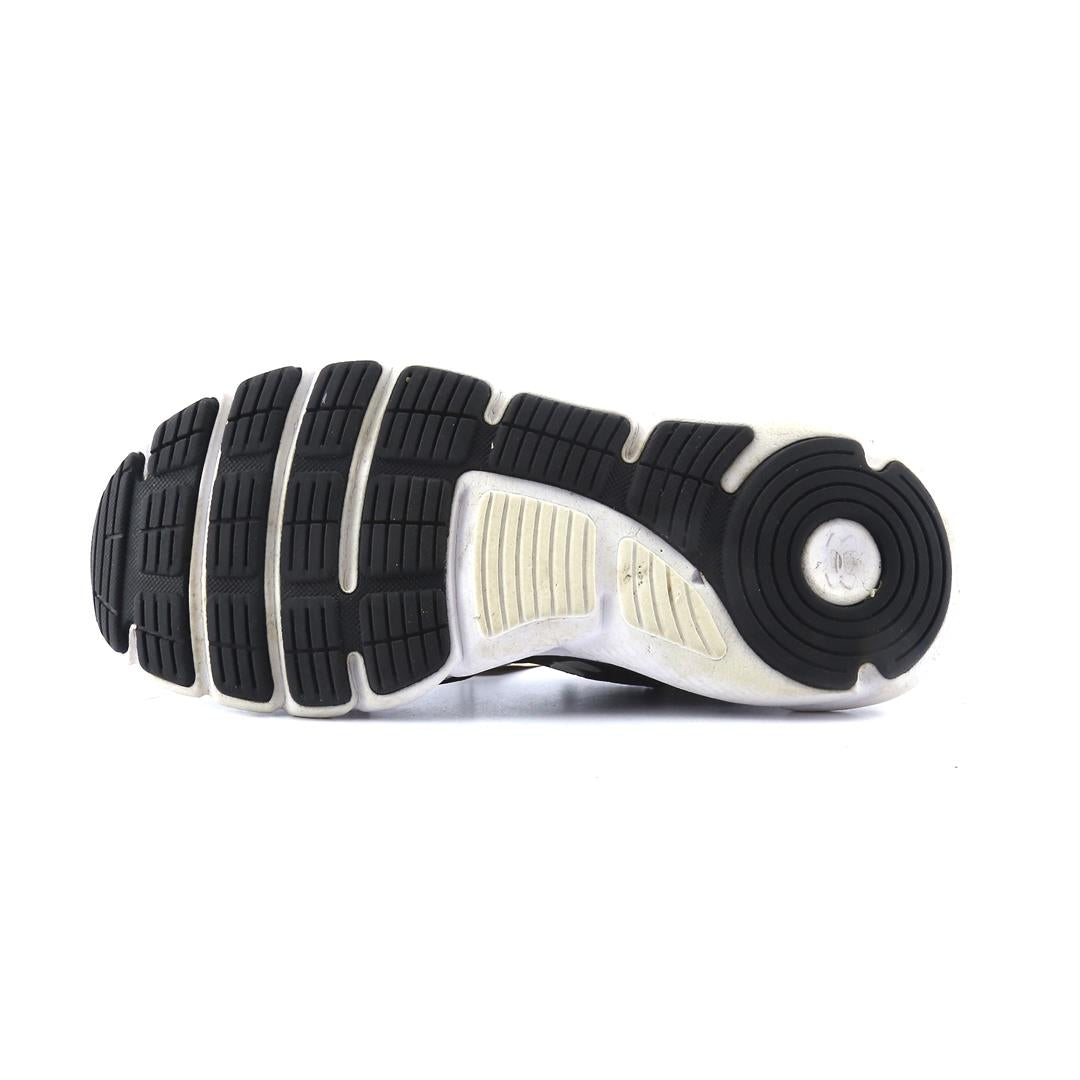 UNDER ARMOUR ASSERT 9