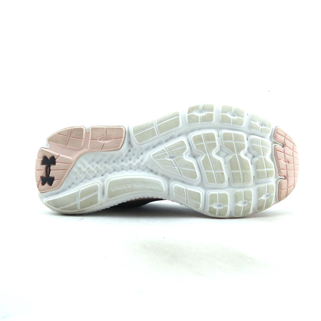 UNDER ARMOUR CHARGED ROGUE 3