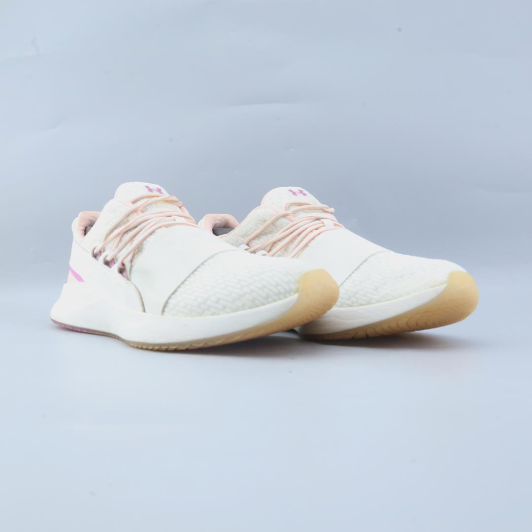 UNDER ARMOUR CHARGED BREATHE