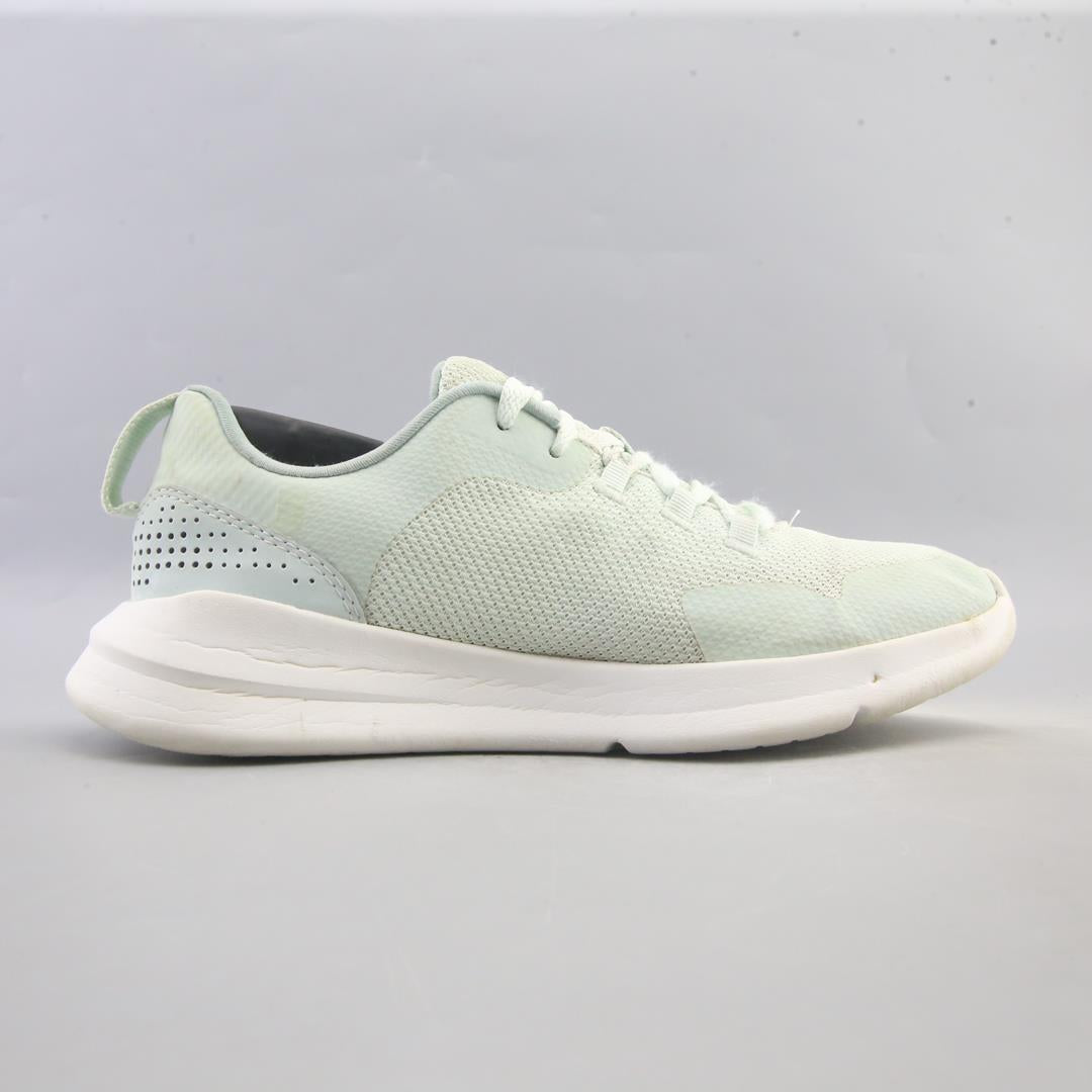 UNDER ARMOUR  ESSENTIAL
