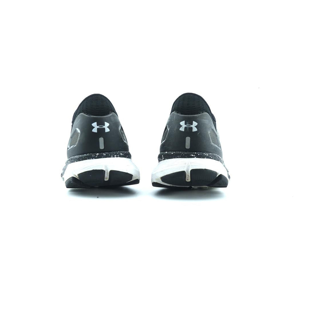 UNDER ARMOUR CHARGED ESCAPE 3