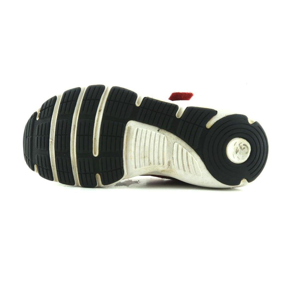 UNDER ARMOUR ASSERT 9